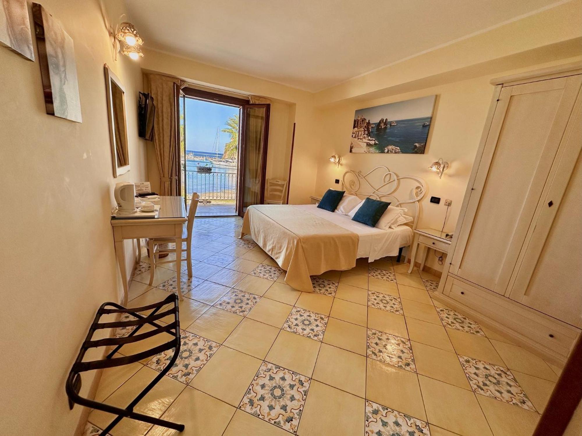 Hotel Cala Marina Castellammare del Golfo Exteriör bild